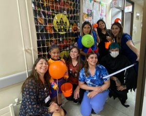CRS celebra Halloween con una dulce actividad junto a sus pacientes más pequeños